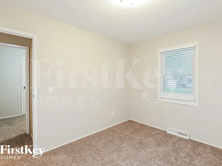 5620 N Potter Ave — Photo 11