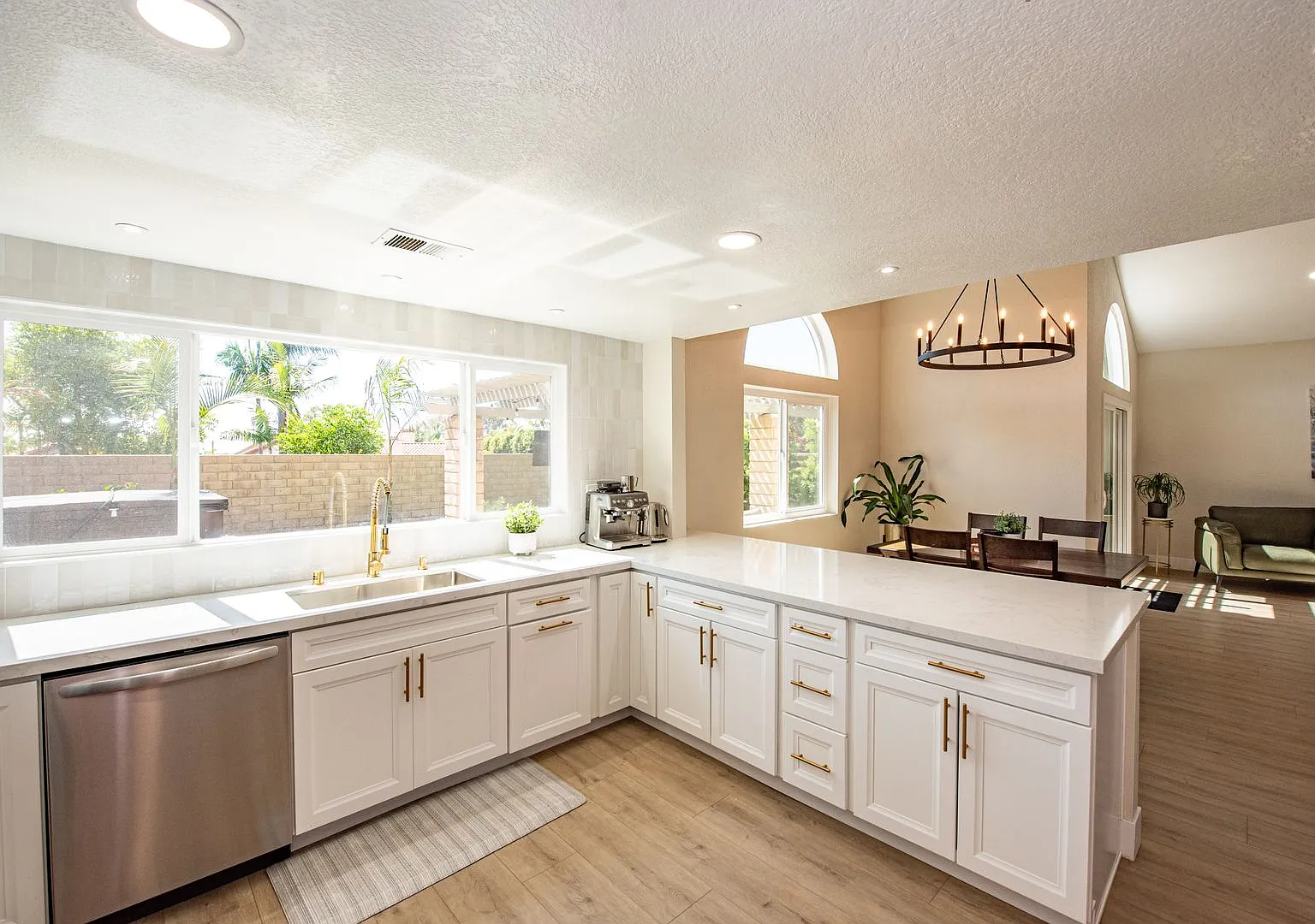 Beautifully Remodeled Shadowridge Home with 3-Car Garage — Photo 2
