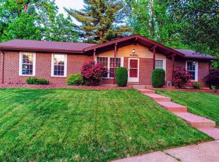 204 May Valley Ln, Fenton, MO
