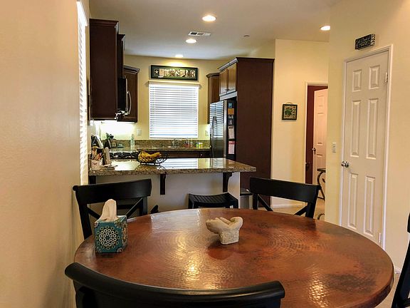 2nd image of 641 Calle Vibrante