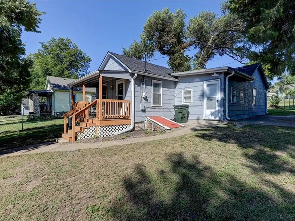 928 Dakota St, Leavenworth, KS 66048