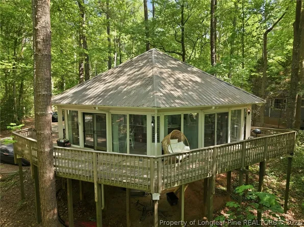 822 Hilltop Cir, Sanford, NC 27332