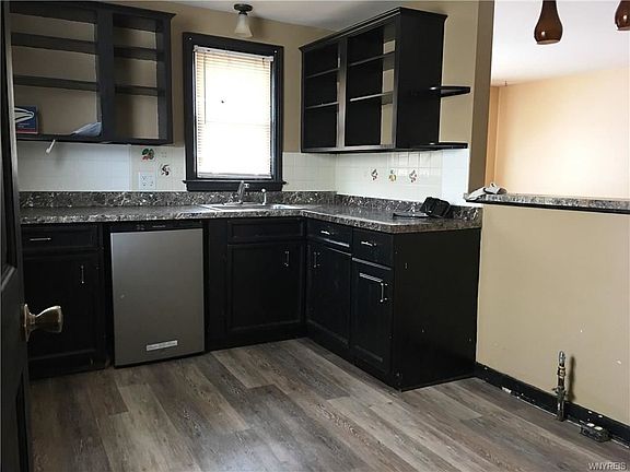 4th image of 776 Highland Ave