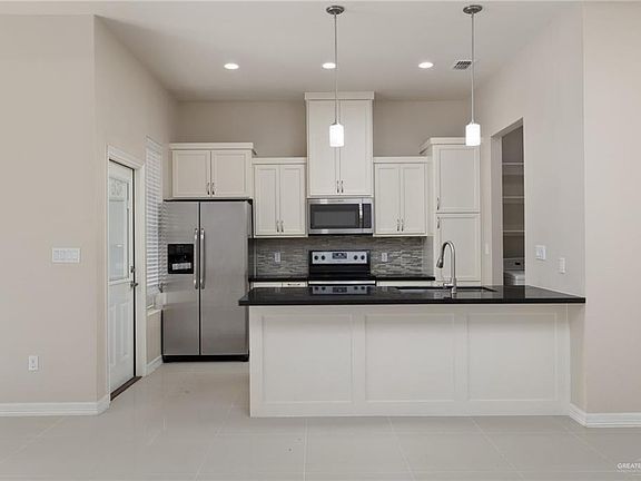 3rd image of 4413 Pelican Ave