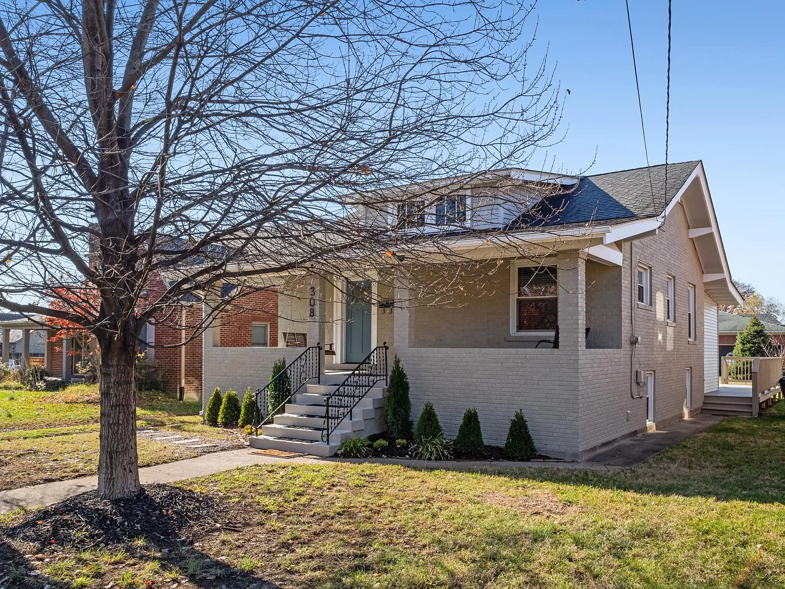 308 Breckenridge Ln — Photo 2