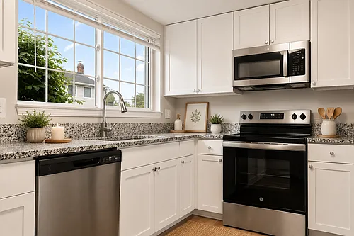 Donovan Townhomes Photo 1