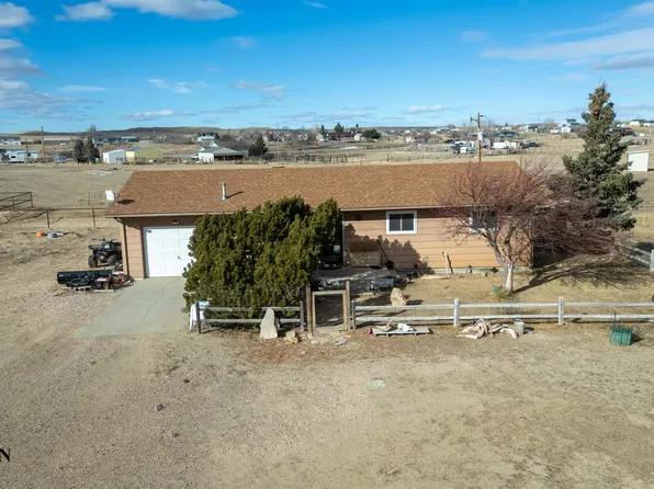 27 S Monkey Rd, Glenrock, WY 82637