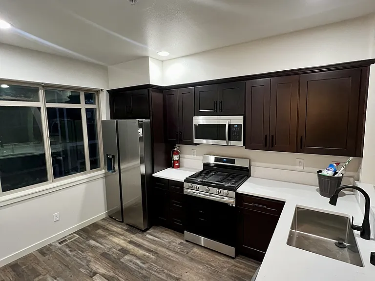 2120 Yakima Ave — Photo 7