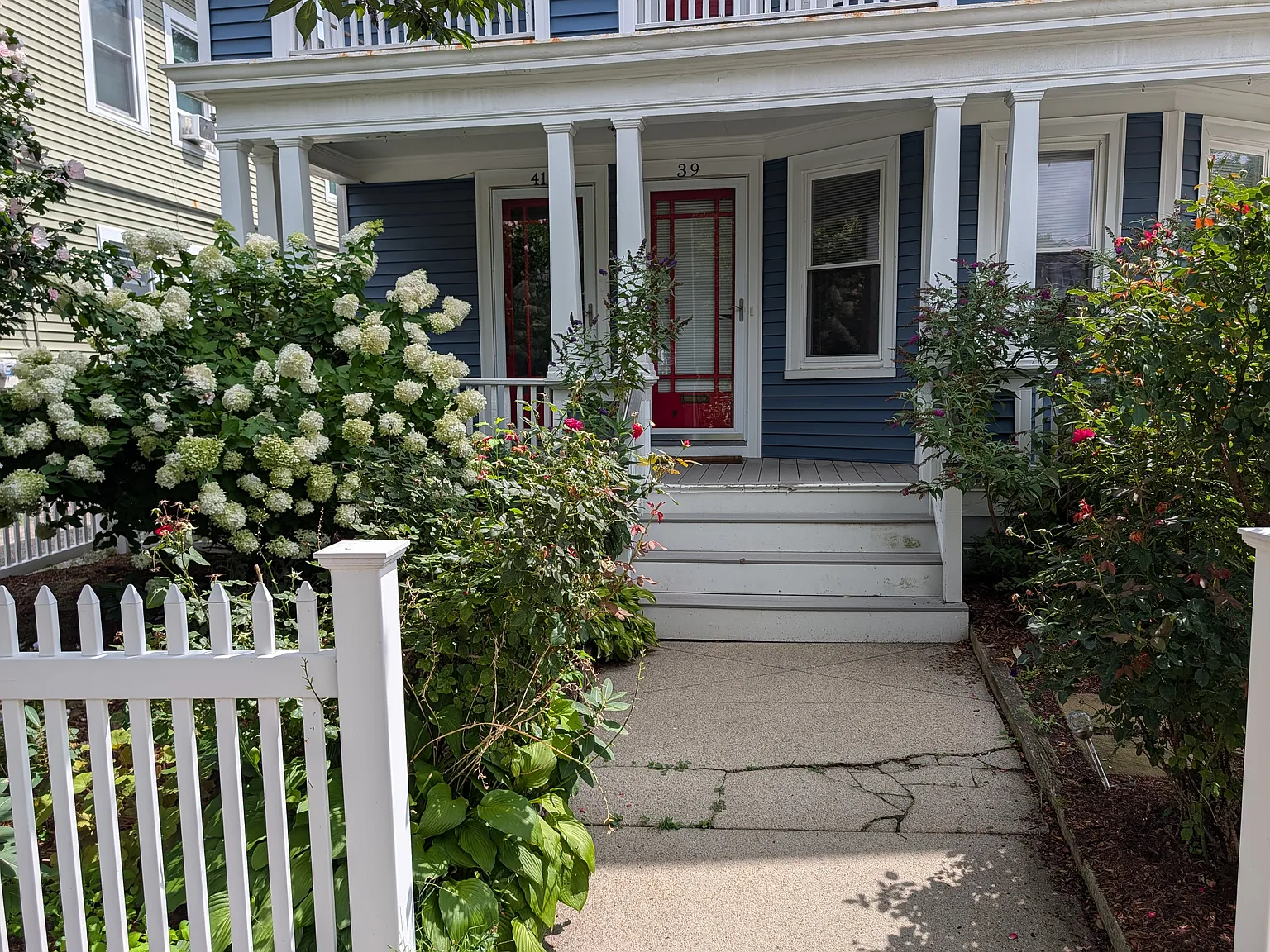 39 Pinehurst Ave — Photo 2