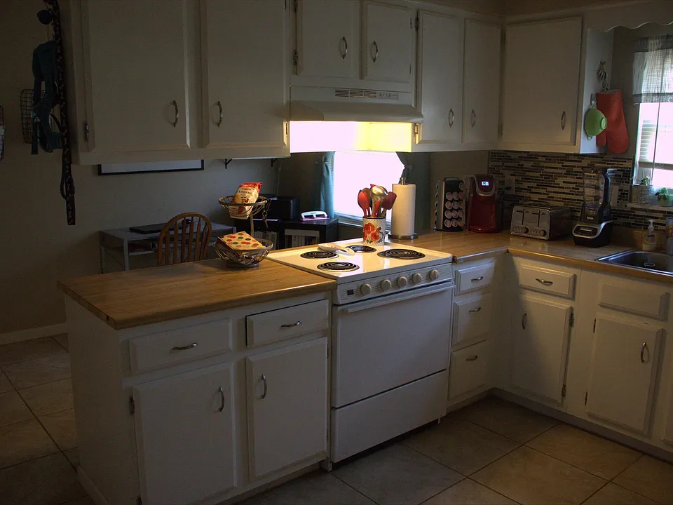 Kitchen 1
