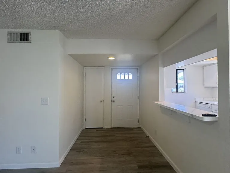 850 S River Dr — Photo 8