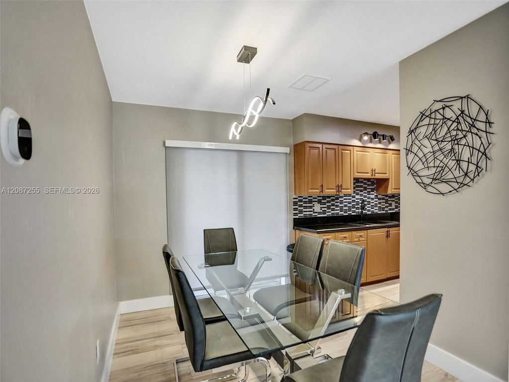 491 SE 23rd Ave, photo 7