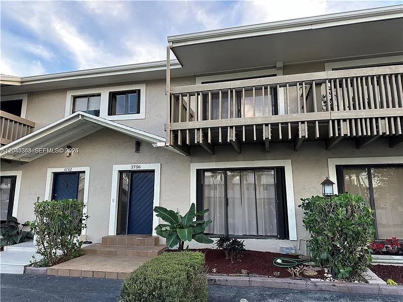 3 bed, 1936 sqft, $4,595 — Photo 4