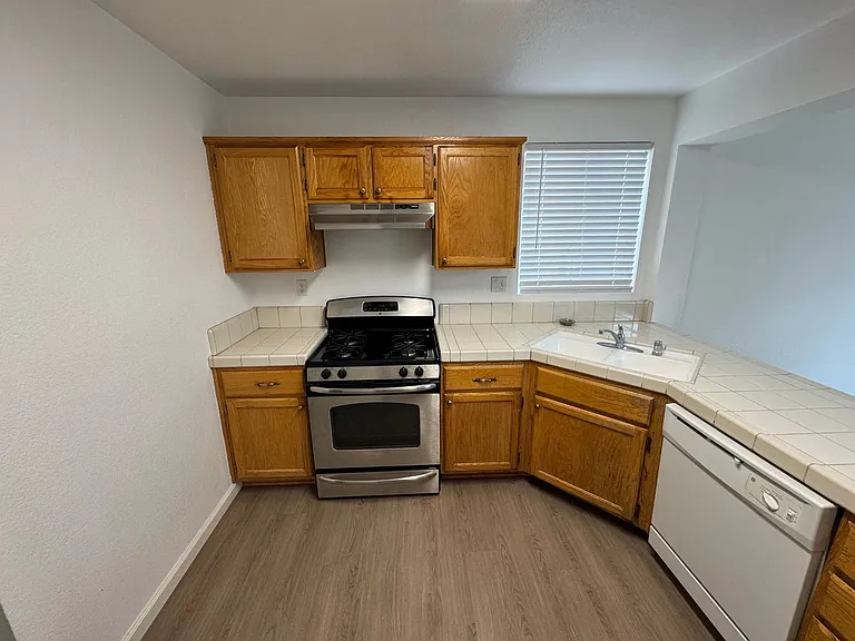 8780 White Cedar Ln — Photo 2