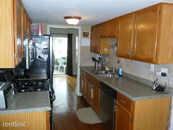 203-green-knoll-kitchen2_7999998524_o
