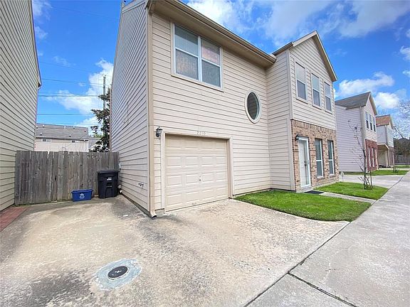 3rd image of 2210 Naomi Street