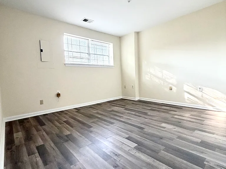 2543 Selkirk Ct — Photo 35