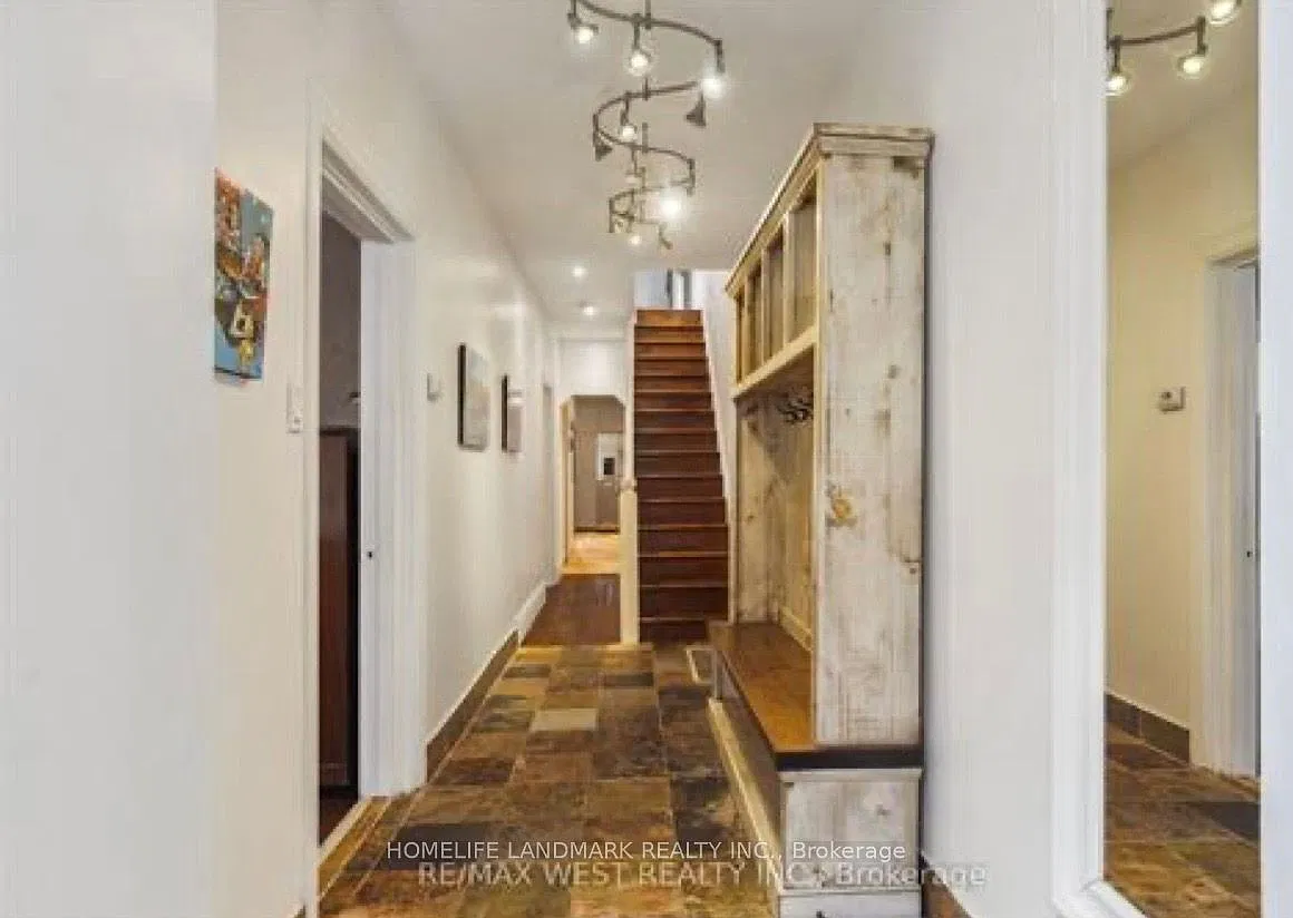 3 bed, $4,500 — Photo 2