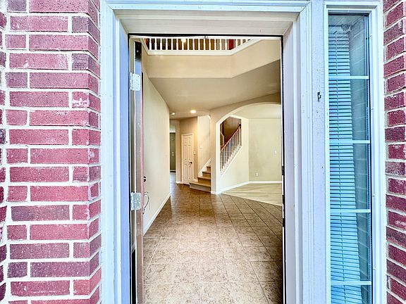 5th image of 503 Rolling Brook Ln
