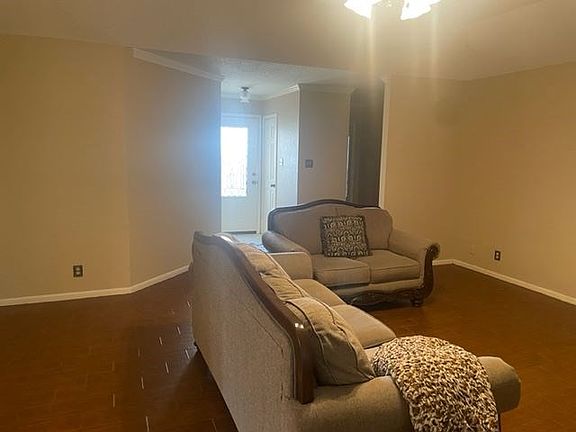 4th image of 3177 Crest Cir