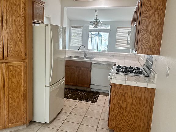3rd image of 106 Diggins Dr