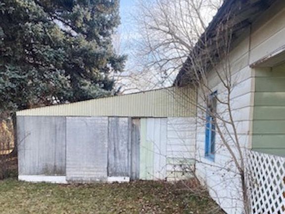 5th image of 210 Donahue Ave