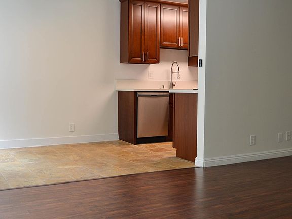 3rd image of 3438 Keystone Ave #4