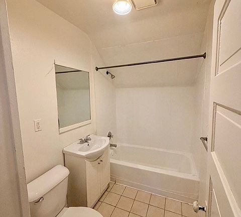3rd image of 611 N Broadway #A