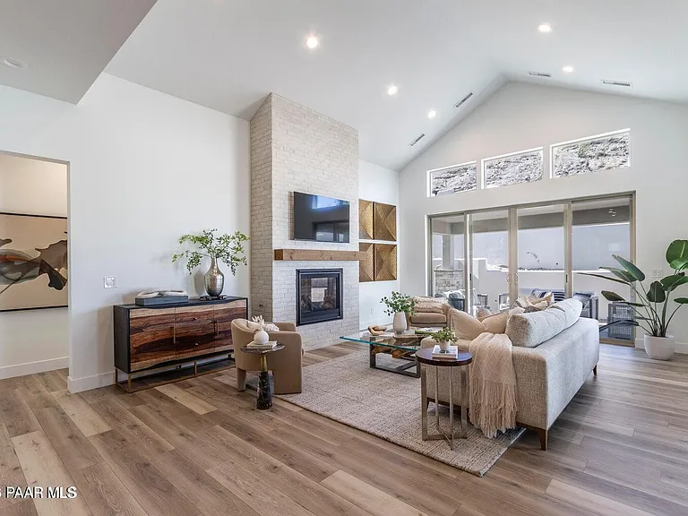 1175 Irwin Way — Photo 11