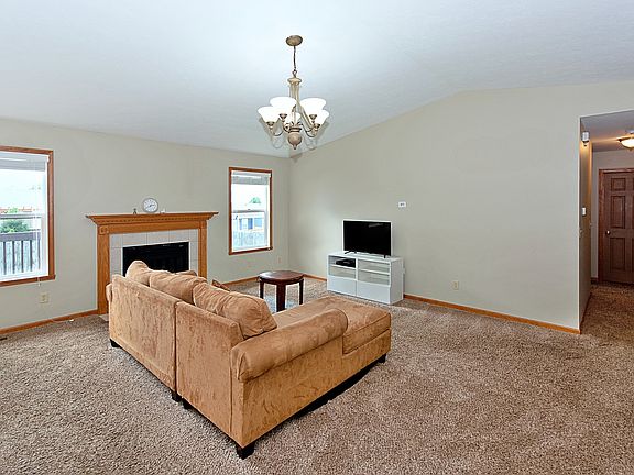 4th image of 4223 Sunbury Dr