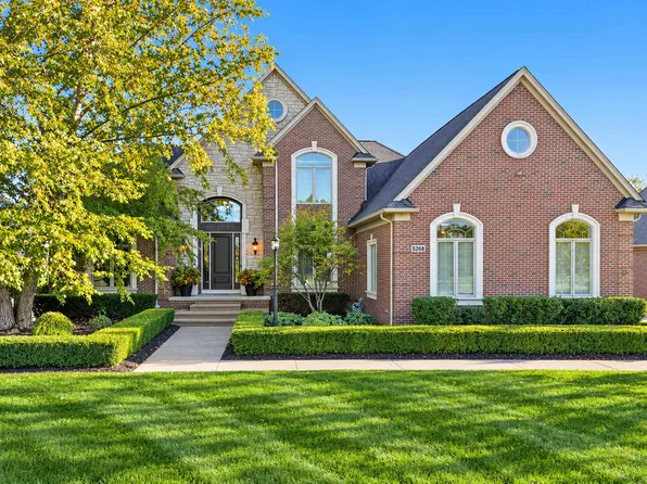 5268 Seven Lakes Dr S, Washington, MI 48095