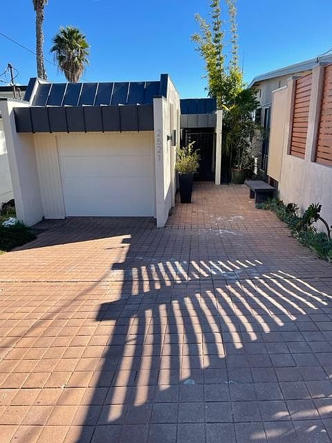 1st image of 2521 Geranium St
