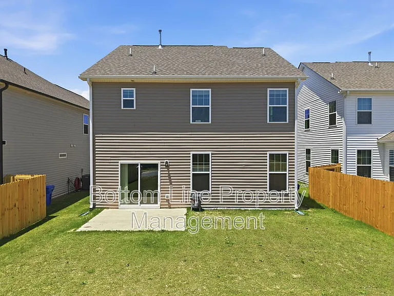 24 Blackthorn Ln — Photo 16