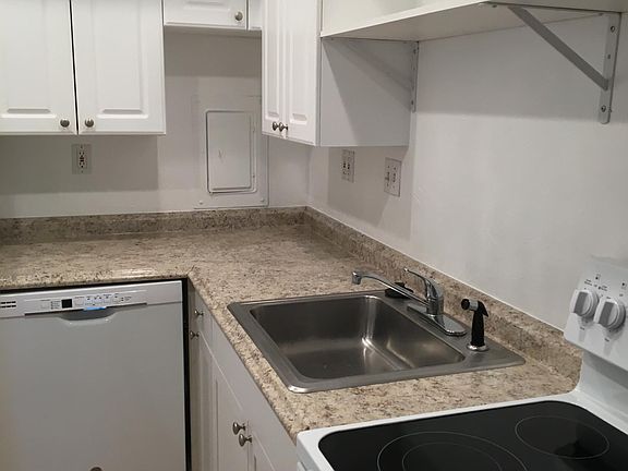 4th image of 3712 Almeria Ave Unit B