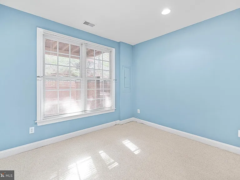 5237 Bessley Pl — Photo 11