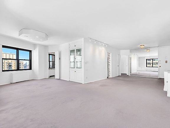 2nd image of 20 W 64th St APT 29K