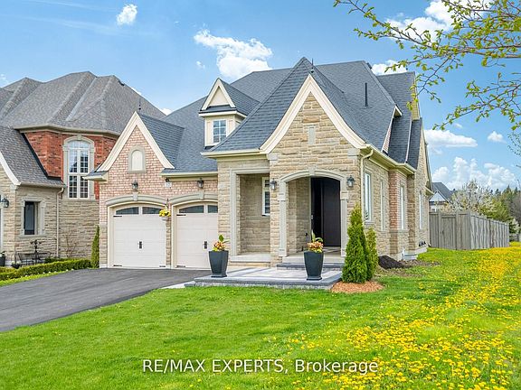 2nd image of 12 Valley Point Cres