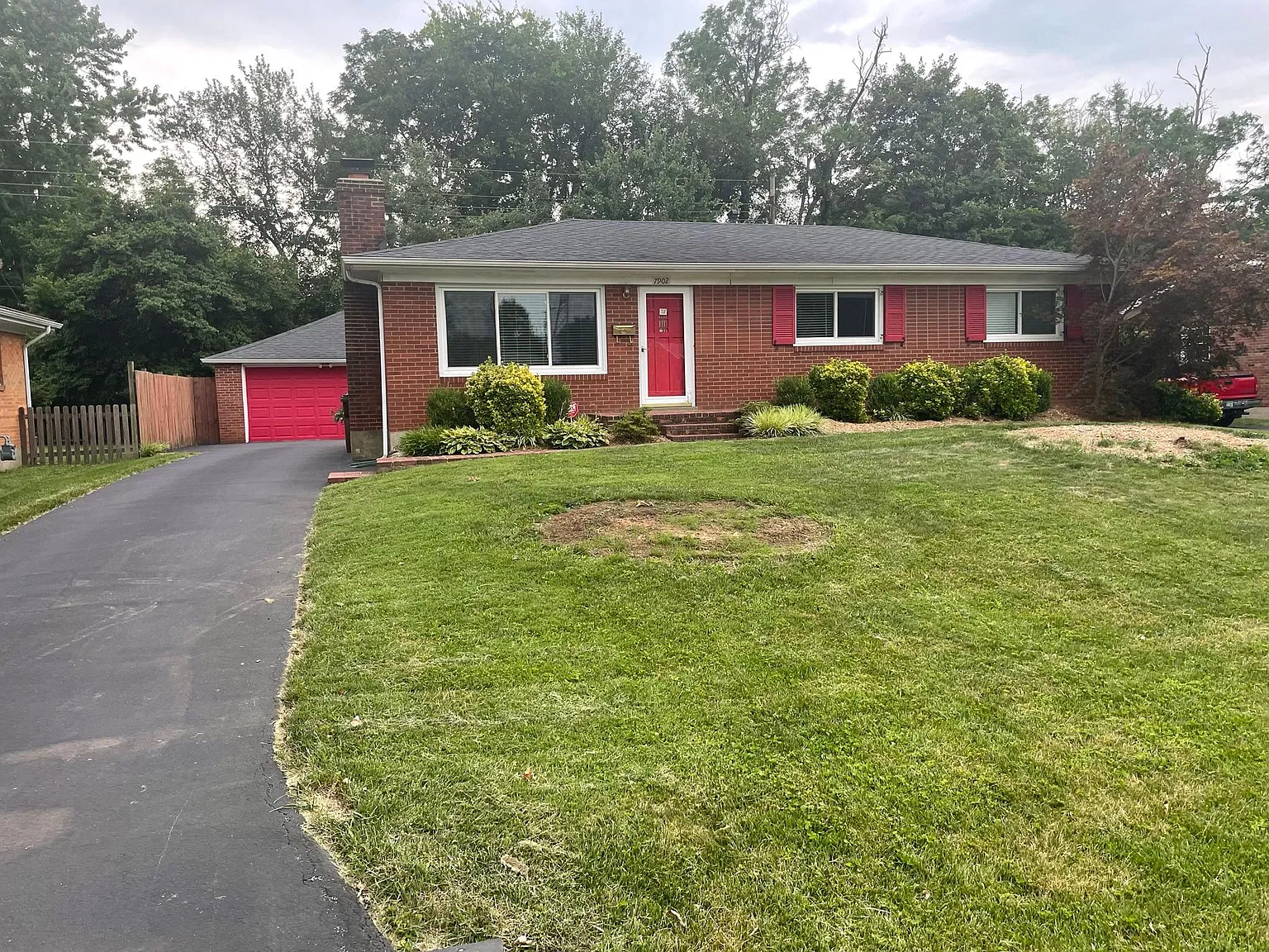 3 bed, 1.5 bath, 1969 sqft, $1,850 — Photo 2