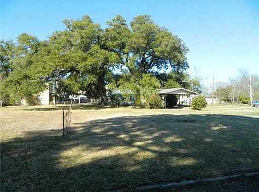 2nd image of 576 Comfort Pl