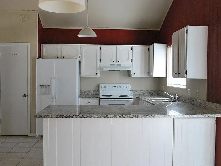 9078 S 1300 E — Photo 2