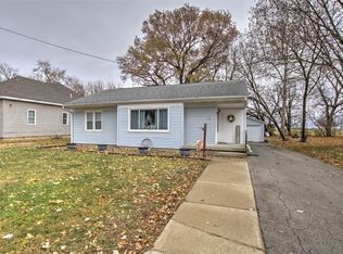 328 S Madison St, Cerro Gordo, IL 61818