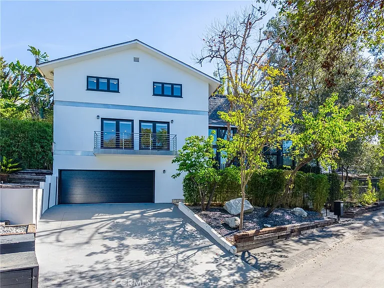9653 Oak Pass Rd — Photo 2