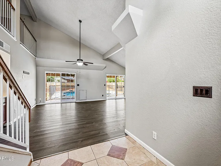 610 N Rosemont Cir — Photo 15