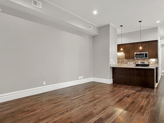 4th image of 2254 S Grand Blvd #A