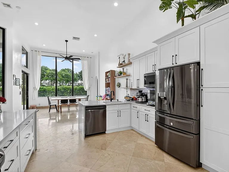10337 Trianon Pl — Photo 21