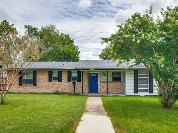 2426 Whit Dr, Mesquite, TX 75150