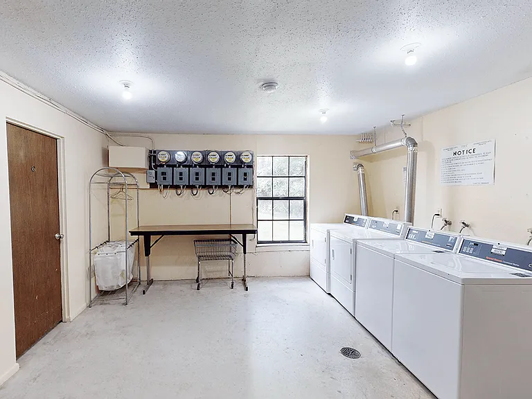 Greenmar Apartments — Photo 18