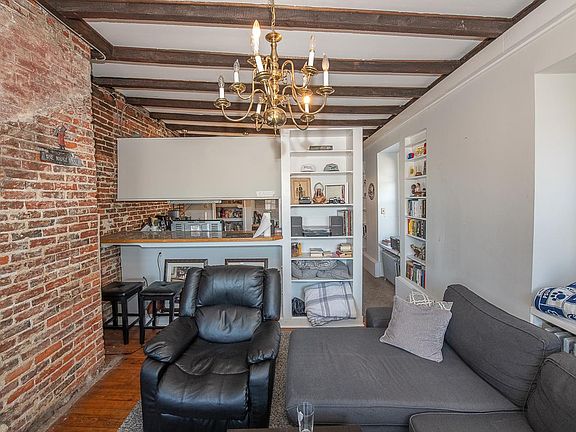 4th image of 402 Lombard St Floor 3