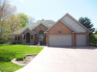 362 Forest Dr, Williams Bay, WI