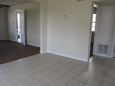 4th image of 2114 Robin St